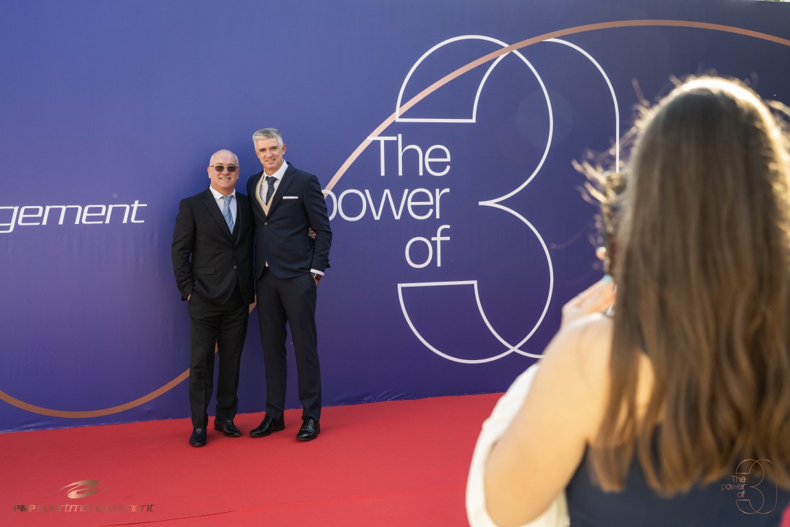 Foto 1 — Red Carpet