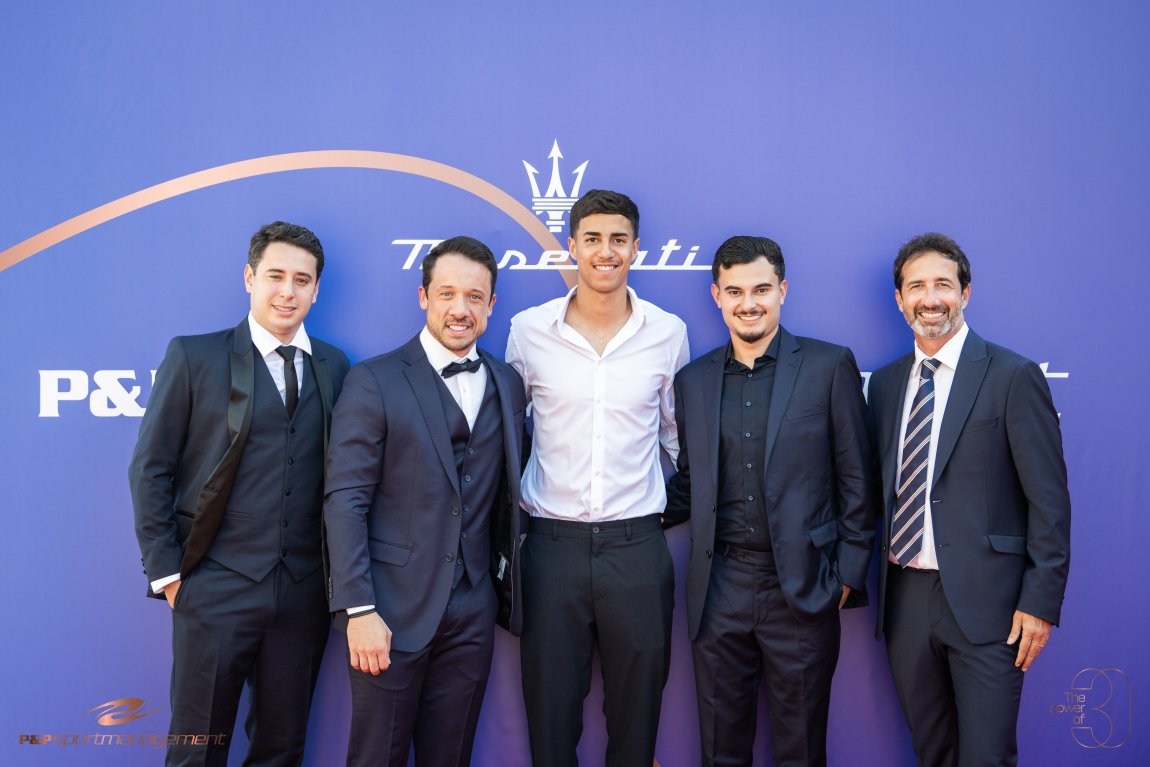 Foto 24 — Red Carpet
